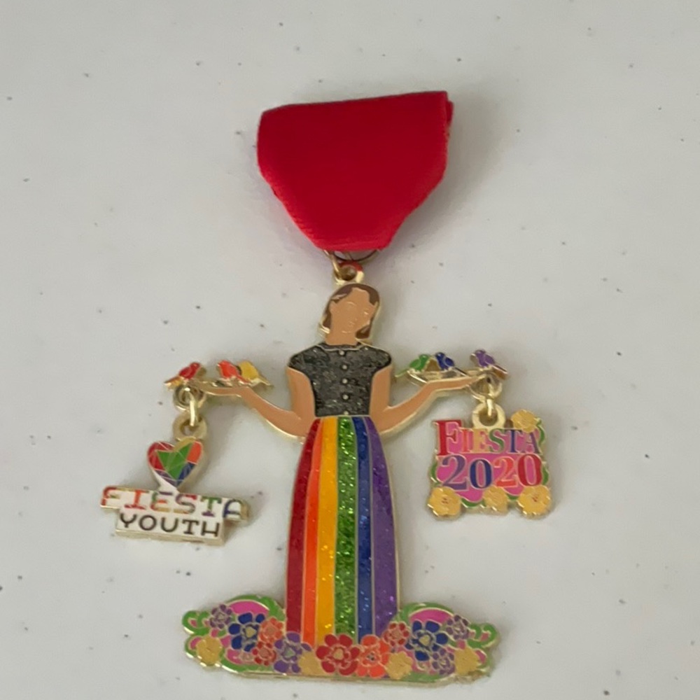 🌺$3.00 must bundle 🌺Fiesta Youth LGBTQ Brooch